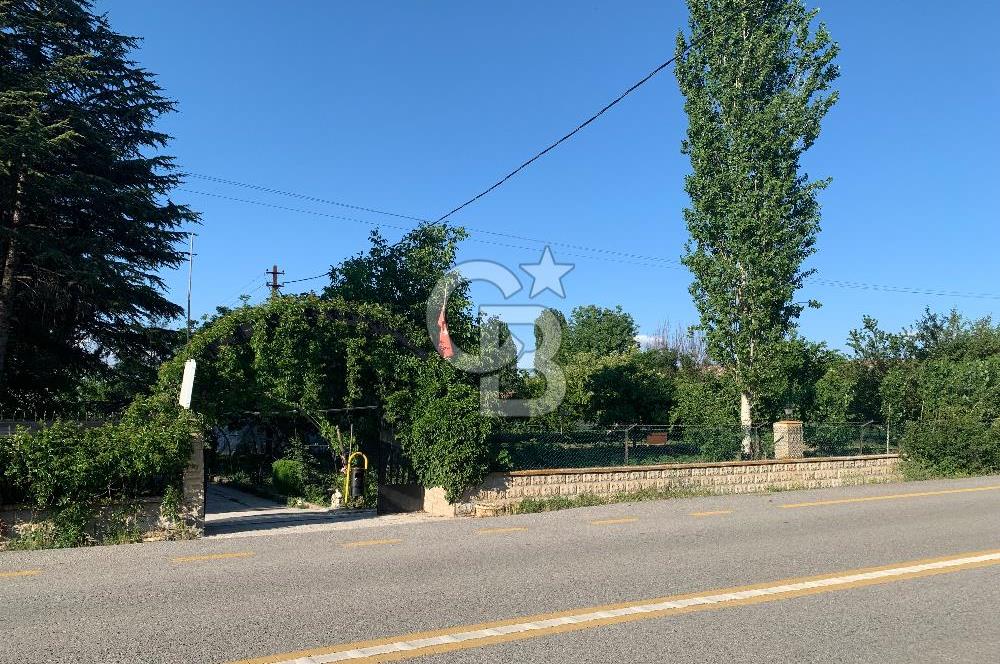 ÇUBUK TAŞPINARDA ASVALT YOLA ÇEPHE SATILIK ÇİFLİK EVİ