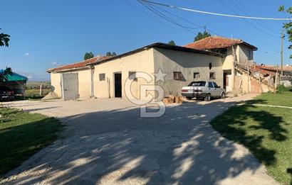 ÇUBUK TAŞPINARDA ASVALT YOLA ÇEPHE SATILIK ÇİFLİK EVİ