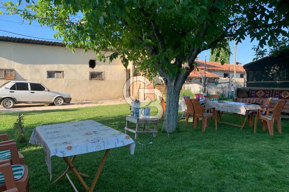 ÇUBUK TAŞPINARDA ASVALT YOLA ÇEPHE SATILIK ÇİFLİK EVİ