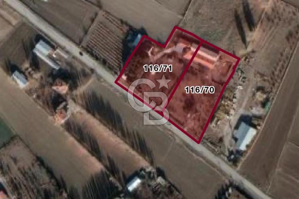ÇUBUK TAŞPINARDA ASVALT YOLA ÇEPHE SATILIK ÇİFLİK EVİ