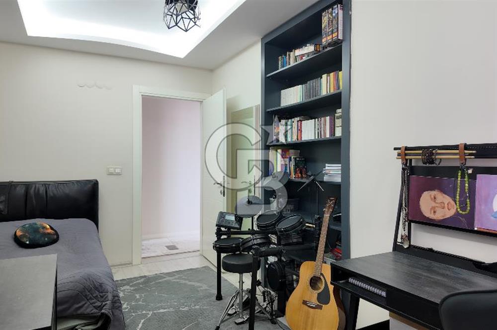 İZMİR BUCA UÇANYOL YAKINI SİTE İÇERİSİNDE 3+1 SATILIK DAİRE