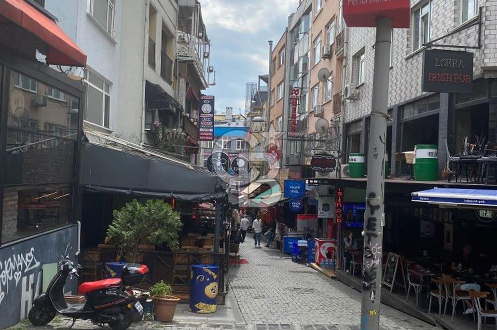 Beşiktaş Çarşıda IF Yanında Cafe-Bar - Mülkü Satılık Dükkan
