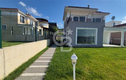 SAPANCA ÜNLÜCE'DE GÖL MANZARALI 465M2 BAHÇELİ 4+1 SATILIK VİLLA