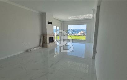 SAPANCA ÜNLÜCE'DE GÖL MANZARALI 465M2 BAHÇELİ 4+1 SATILIK VİLLA