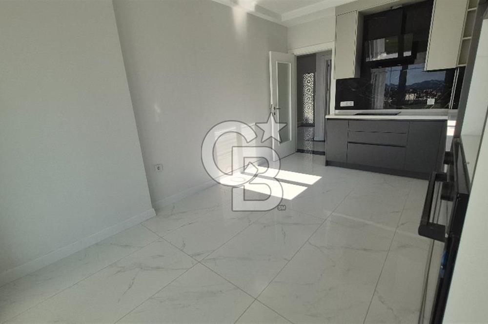 SAPANCA ÜNLÜCE'DE GÖL MANZARALI 465M2 BAHÇELİ 4+1 SATILIK VİLLA