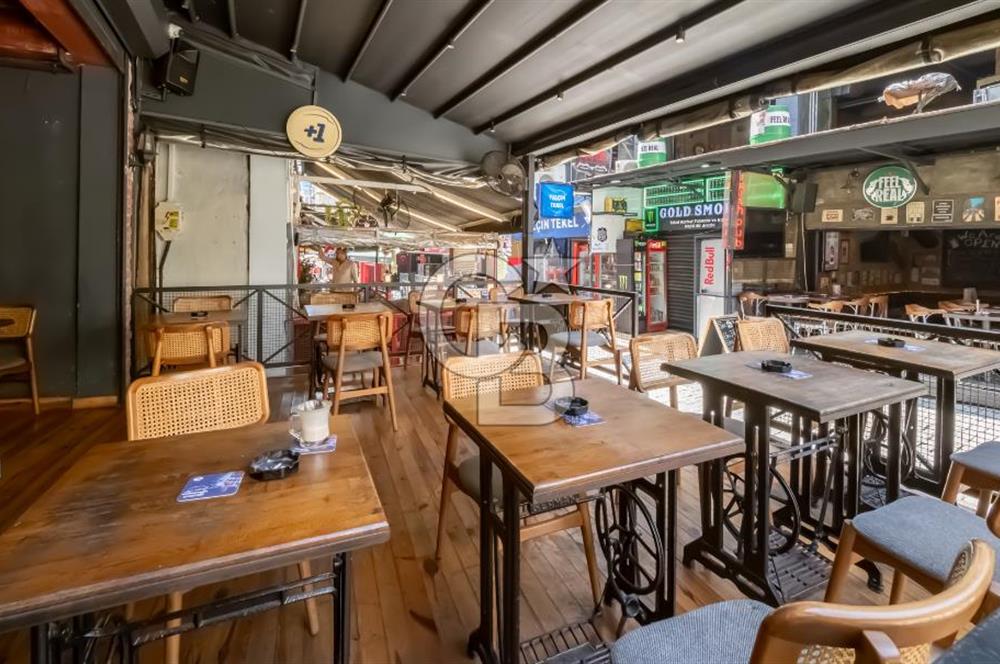Beşiktaş Çarşıda IF Yanında Cafe-Bar - Mülkü Satılık Dükkan