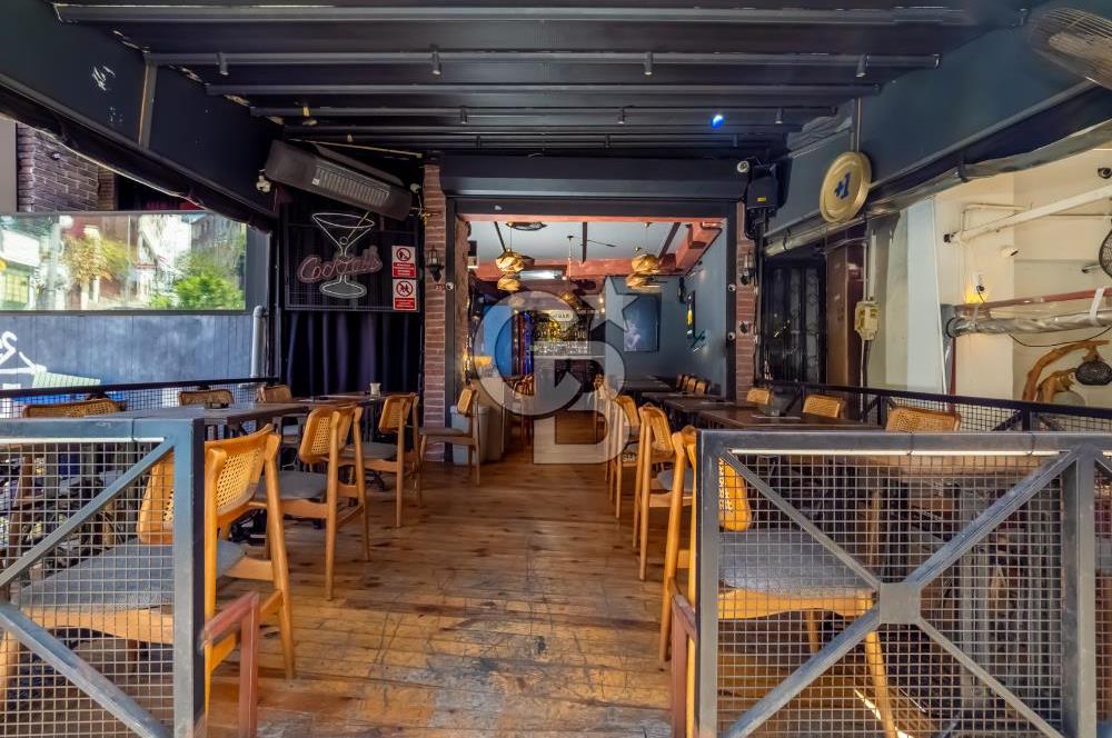 Beşiktaş Çarşıda IF Yanında Cafe-Bar - Mülkü Satılık Dükkan