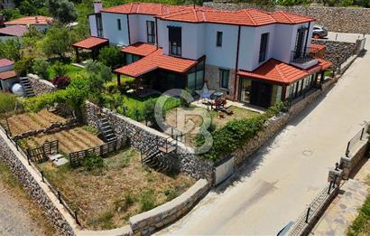 DATÇA KARAKÖY'DE SATILIK 2+1 KÖŞE VİLLA