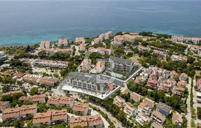 KUŞADASI KADINLAR DENİZİNE YÜRÜME MESAFEFESİNDE 2+1 SIFIR DAİRE
