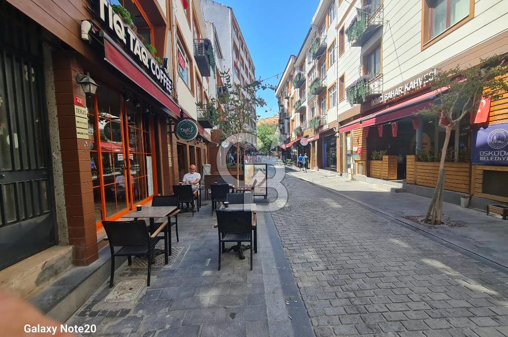 Üsküdar Uncular'da Teraslı Kiralık 1+1 Ofis/Home Ofis