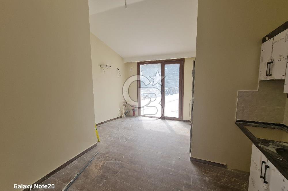 Üsküdar Uncular'da Teraslı Kiralık 1+1 Ofis/Home Ofis