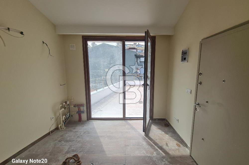 Üsküdar Uncular'da Teraslı Kiralık 1+1 Ofis/Home Ofis
