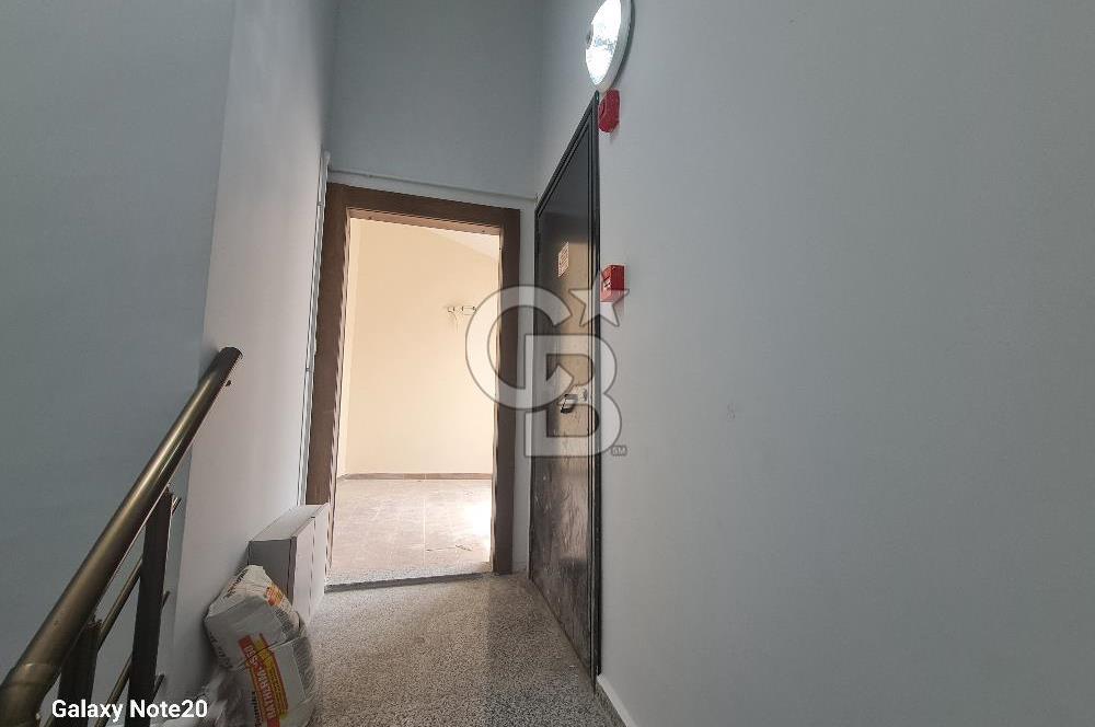 Üsküdar Uncular'da Teraslı Kiralık 1+1 Ofis/Home Ofis
