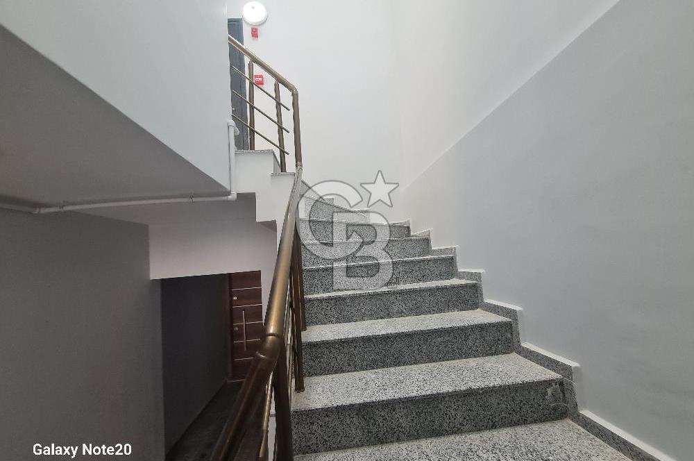 Üsküdar Uncular'da Teraslı Kiralık 1+1 Ofis/Home Ofis