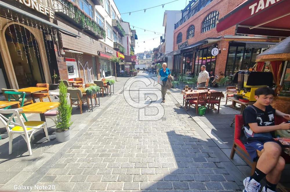 Üsküdar Uncular'da Teraslı Kiralık 1+1 Ofis/Home Ofis