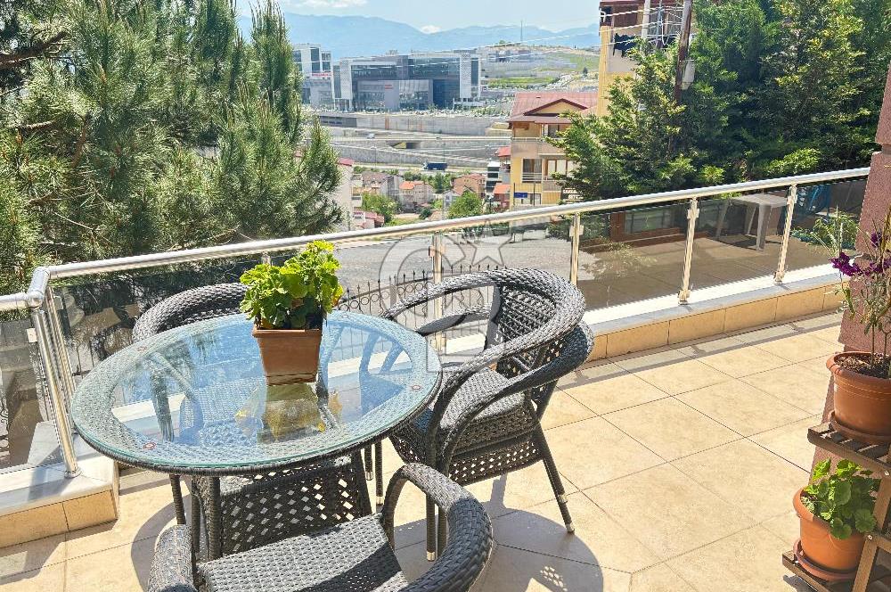 İZMİT GÜNDOĞDU SATILIK MANZARALI 6+1 LÜKS TRİPLEKS VİLLA
