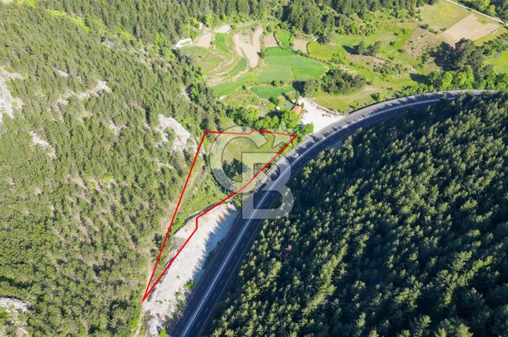 Menteşe'de Muğla-Denizli Yoluna Sıfır 6525 m2 Satılık Tarla