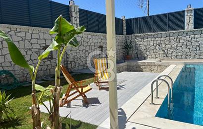 Çeşme Ovacıkta 800 M2 Arsa İçerisinde Satılık 2 Adet ikiz Villa.