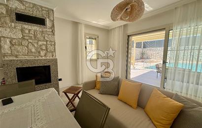 Çeşme Ovacıkta 800 M2 Arsa İçerisinde Satılık 2 Adet ikiz Villa.