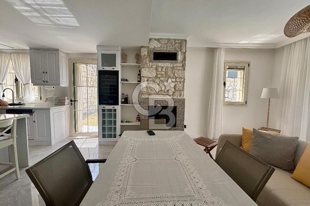 Çeşme Ovacıkta 800 M2 Arsa İçerisinde Satılık 2 Adet ikiz Villa.