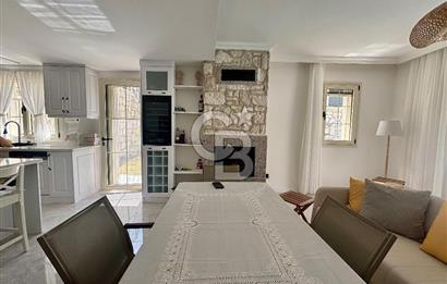 Çeşme Ovacıkta 800 M2 Arsa İçerisinde Satılık 2 Adet ikiz Villa.