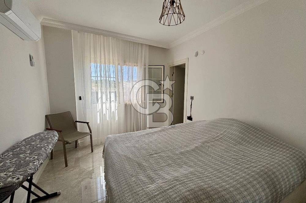Çeşme Ovacıkta 800 M2 Arsa İçerisinde Satılık 2 Adet ikiz Villa.