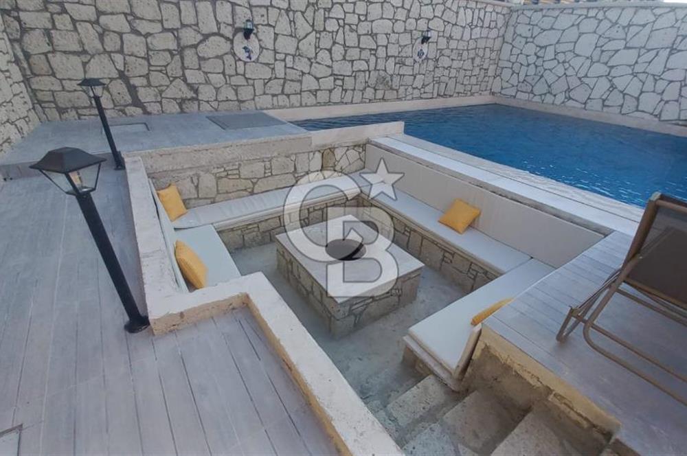 Çeşme Ovacıkta 800 M2 Arsa İçerisinde Satılık 2 Adet ikiz Villa.