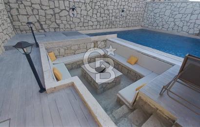 Çeşme Ovacıkta 800 M2 Arsa İçerisinde Satılık 2 Adet ikiz Villa.