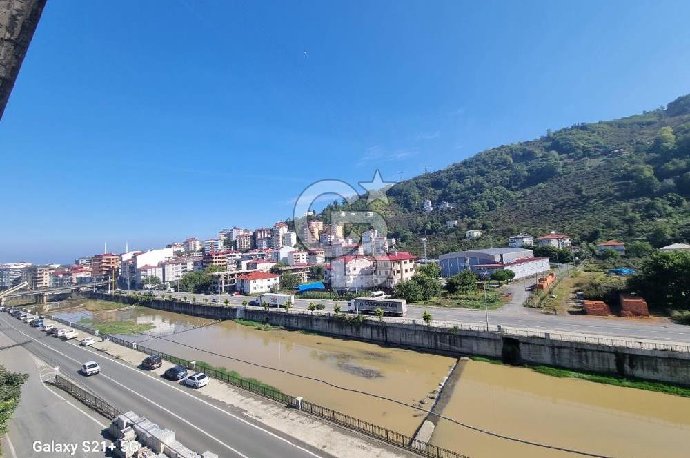 TRABZON CARȘIBAȘI'NDA 130 M2, 3+1 SATILIK UYGUN DAIRE