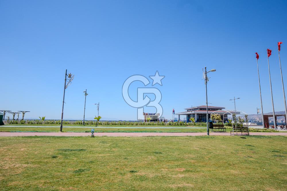 Alsancak Kordon'da Deniz Manzaralı Satılık 4+1 Daire