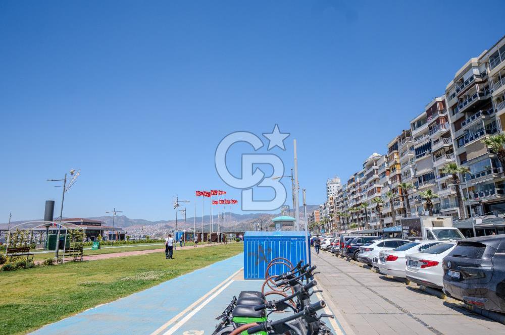 Alsancak Kordon'da Deniz Manzaralı Satılık 4+1 Daire