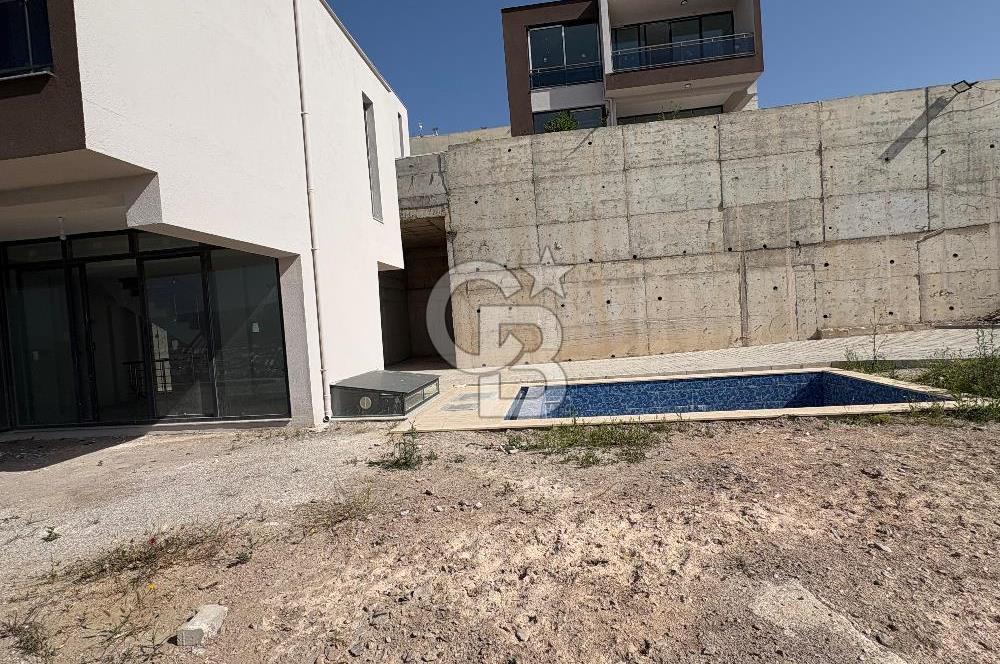 Muğla Milas Güllük Mh. Satılık Tripleks VillaFavorilerime EkleYazdırFacebook ile paylaş X ile paylaş E-posta ile gönder