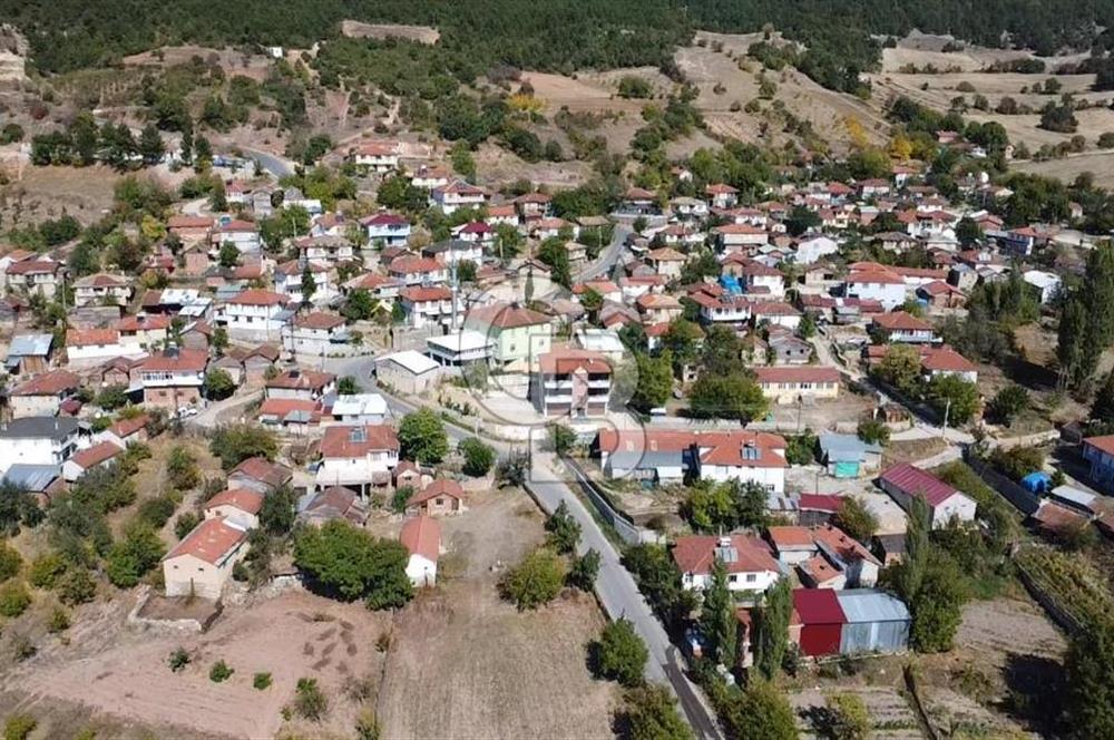 SAKARYA TARAKLI KEMALLER KÖYÜNDE 1552 METRE KARE  %40 İMARLI SATILIK ARSA 