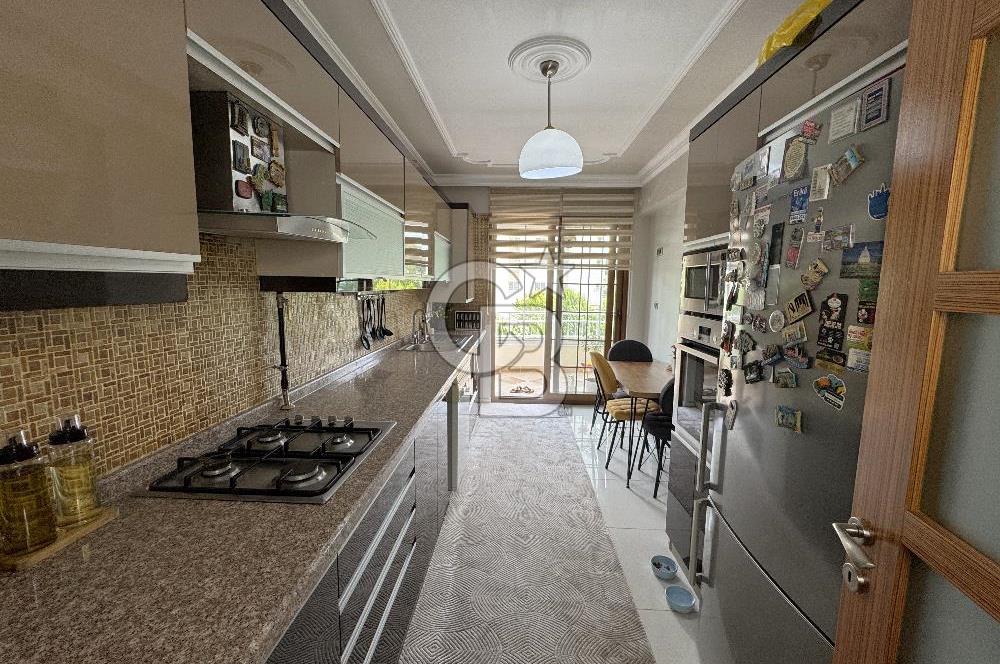 YENİ GİRNE’NİN MERKEZİNDE SATILIK 3+1 ARA KAT FERAH DAİRE