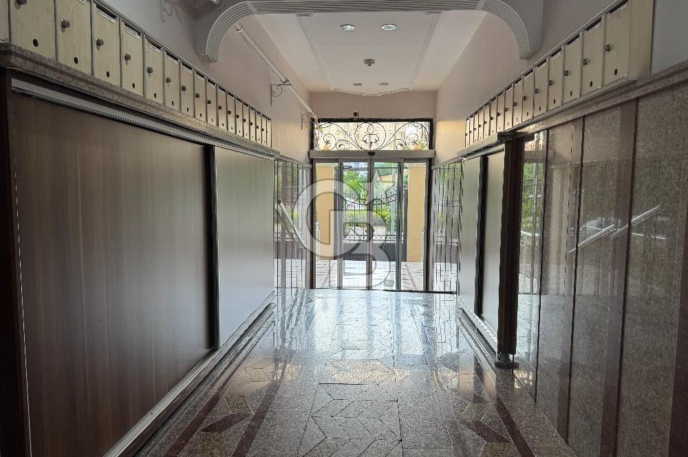 YENİ GİRNE’NİN MERKEZİNDE SATILIK 3+1 ARA KAT FERAH DAİRE