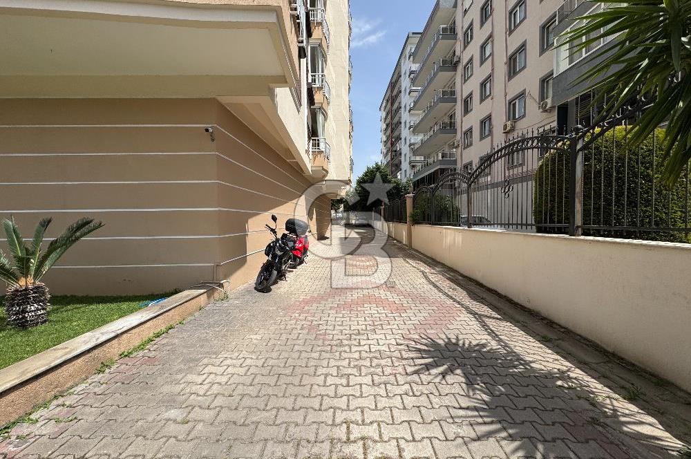 YENİ GİRNE’NİN MERKEZİNDE SATILIK 3+1 ARA KAT FERAH DAİRE