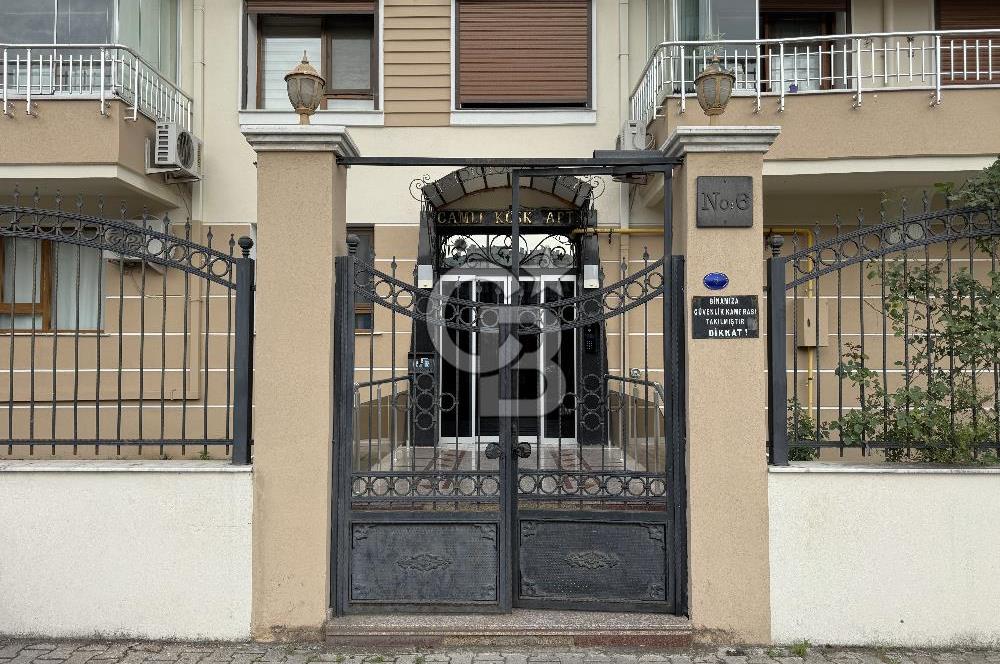 YENİ GİRNE’NİN MERKEZİNDE SATILIK 3+1 ARA KAT FERAH DAİRE