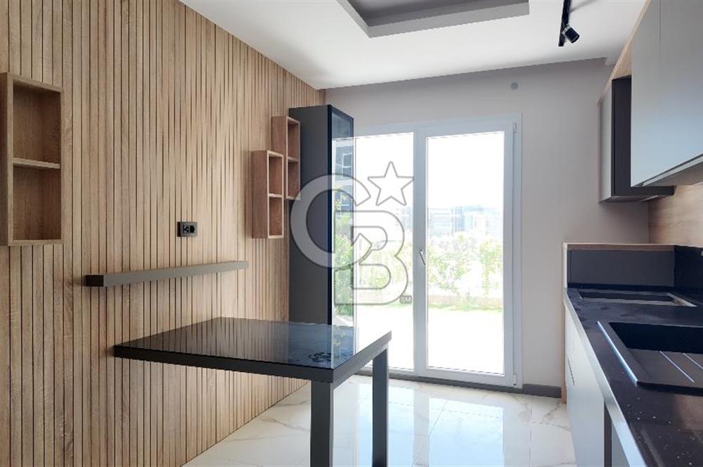 KUŞADASI TÜRKMEN MAHALLESİ 265 M2 BAHÇEYE SAHİP 2+1 DAİRE
