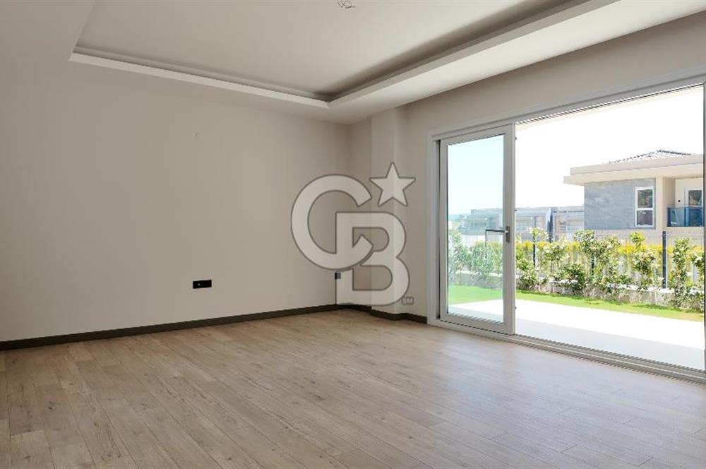 KUŞADASI TÜRKMEN MAHALLESİ 265 M2 BAHÇEYE SAHİP 2+1 DAİRE