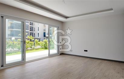 KUŞADASI TÜRKMEN MAHALLESİ 265 M2 BAHÇEYE SAHİP 2+1 DAİRE
