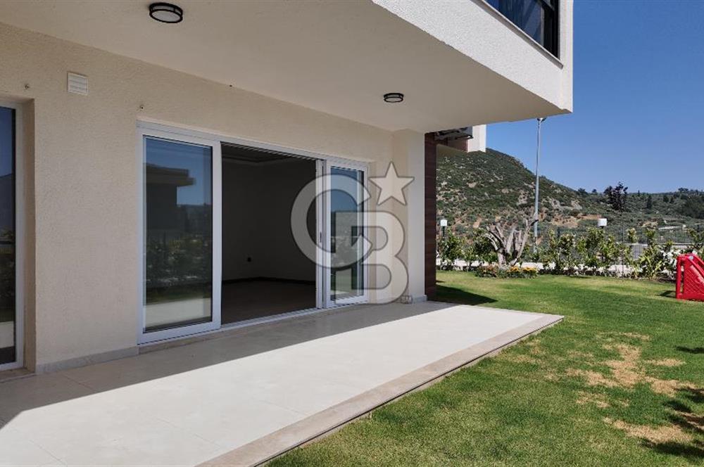 KUŞADASI TÜRKMEN MAHALLESİ 265 M2 BAHÇEYE SAHİP 2+1 DAİRE