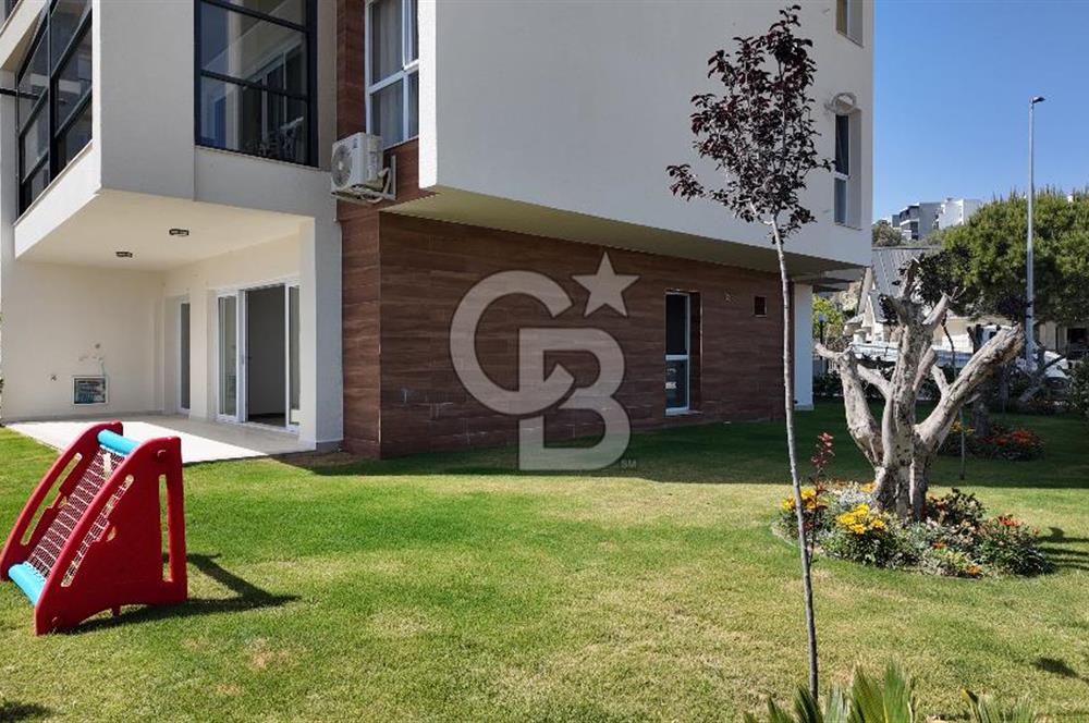 KUŞADASI TÜRKMEN MAHALLESİ 265 M2 BAHÇEYE SAHİP 2+1 DAİRE