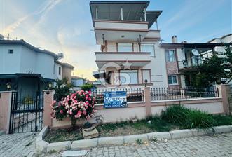Yenifoça Gencelli'de Satılık 2+1 Villa