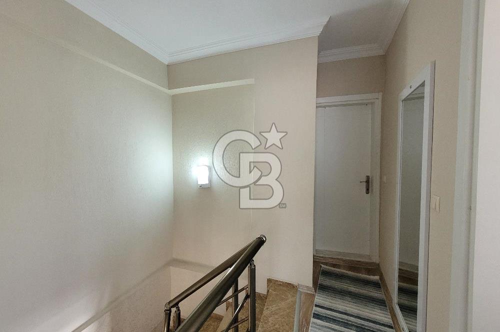 Yenifoça Merkezde Satılık Villa
