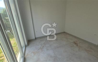 SAPANCA KURTKÖY'DE 400 M2 BAHÇELİ, OTOPARKLI SATILIK 4+1 VİLLA