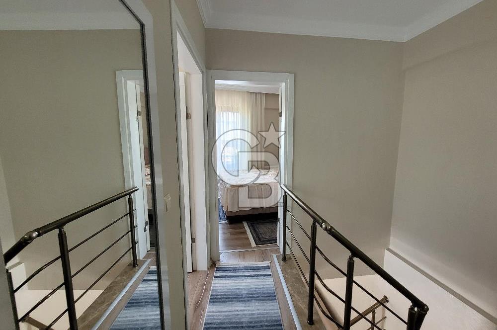 Yenifoça Merkezde Satılık Villa