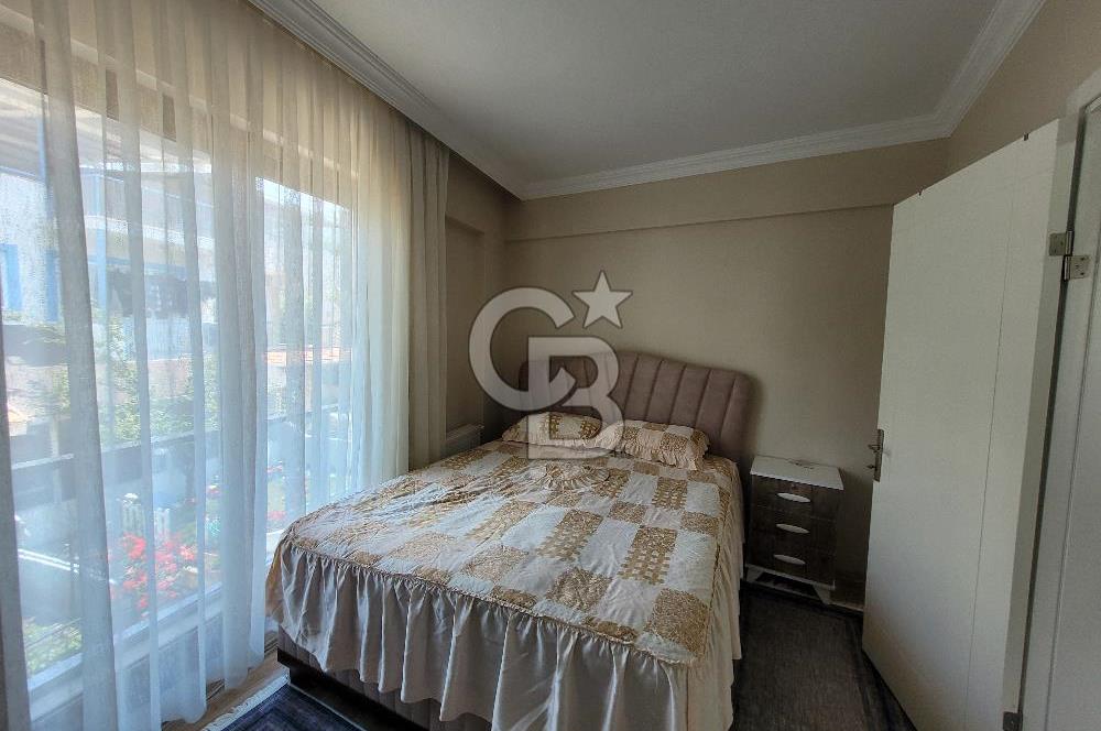 Yenifoça Merkezde Satılık Villa