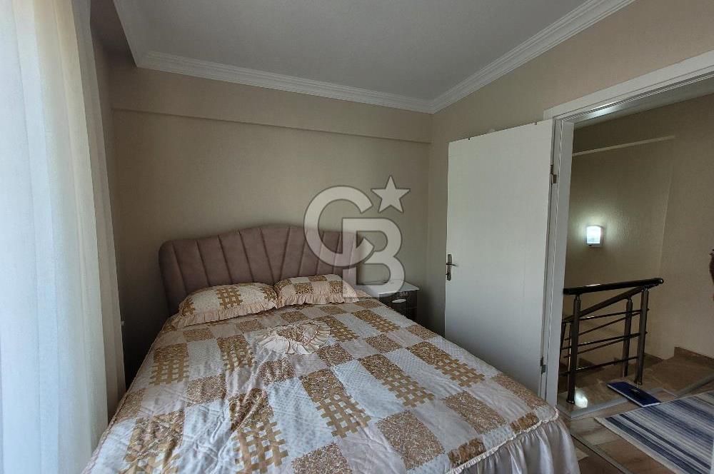 Yenifoça Merkezde Satılık Villa