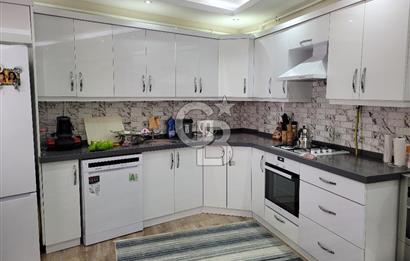 Yenifoça Merkezde Satılık Villa