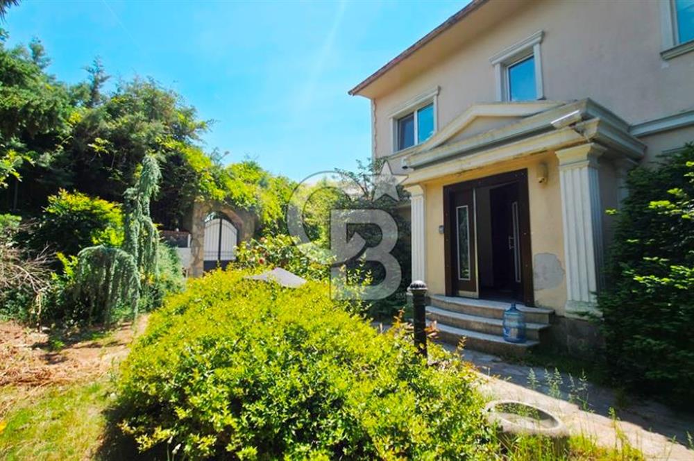 Kemerburgaz Site içi 6+1 , 350m2 Geniş Bahçeli Villa